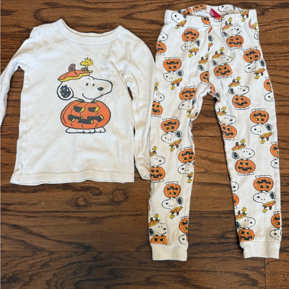 Peanuts Snoopy Pumpkin Pajama Set - 4T - Picture 1 of 6